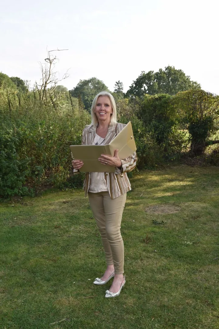 Leigh, independent celebrant in Kent